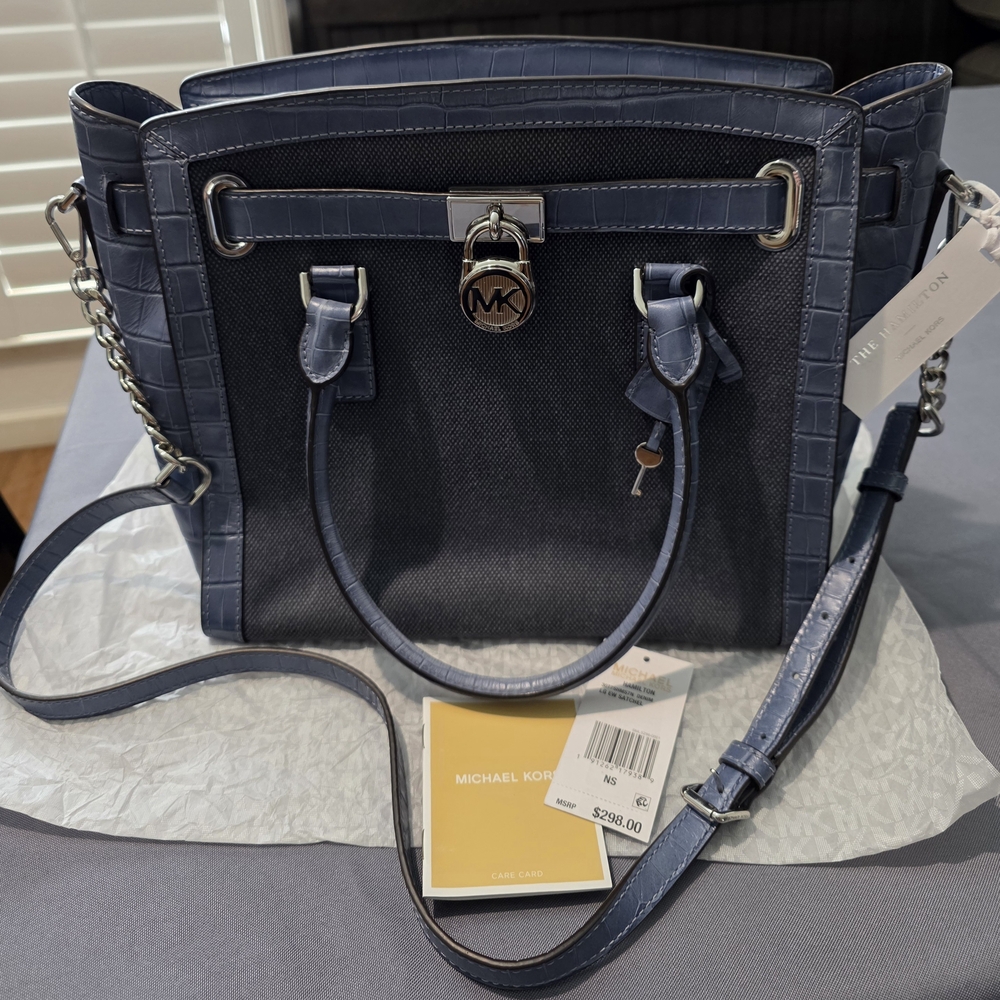 Michael Kors Navy Blue and Black Tote Handbag - Picture 2 of 6